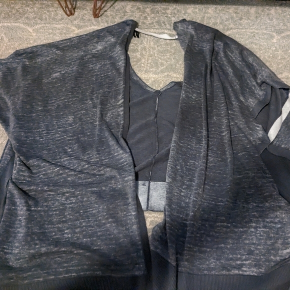 Gray Lululemon - Picture 2 of 2